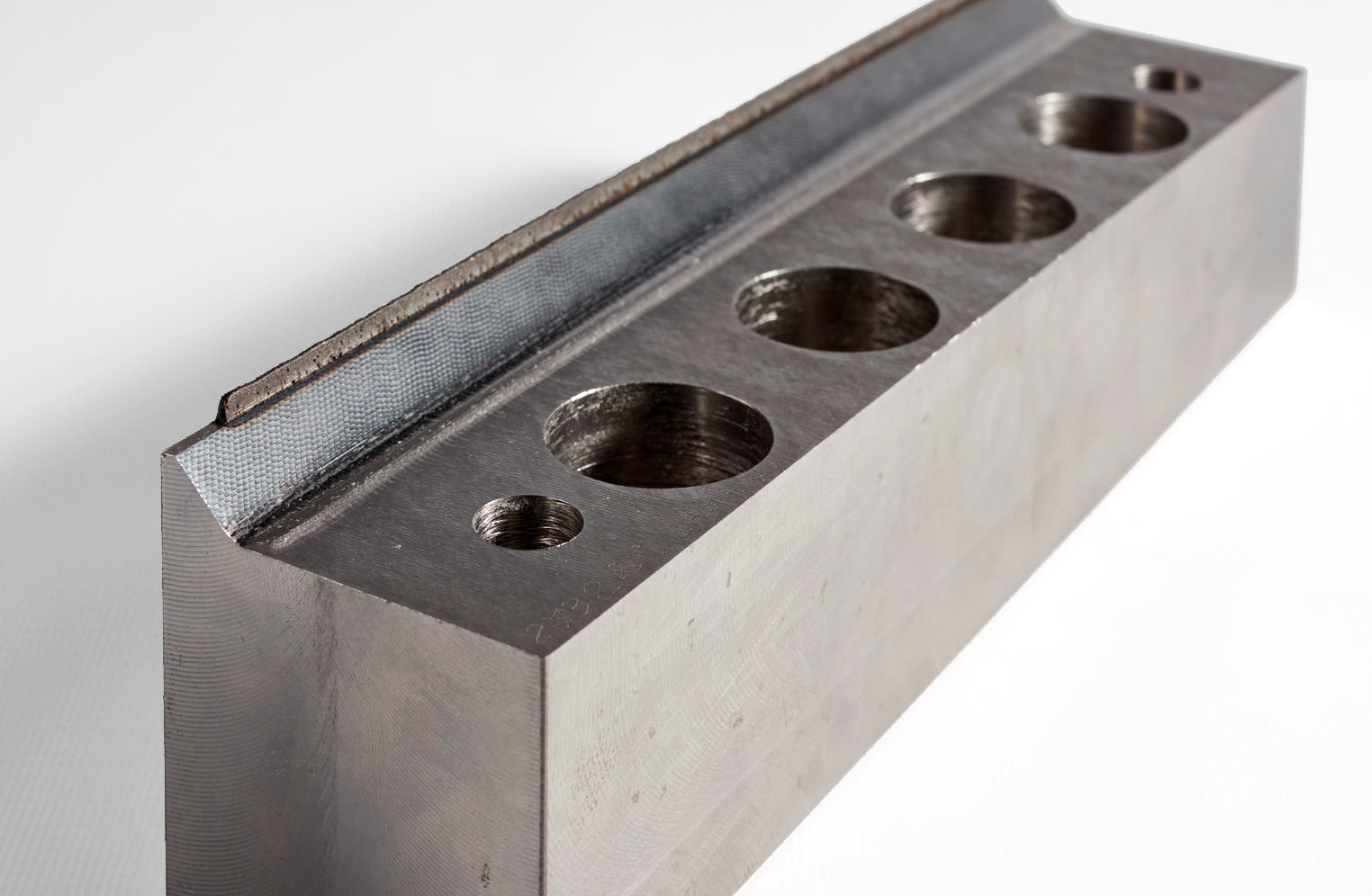 Mold repair with metal additive manufacturing